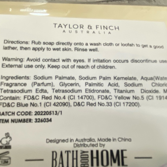 Taylor & Finch Australia Round Pumpkin Bar Soaps in a Wheelbarrow - Picture 6 of 6